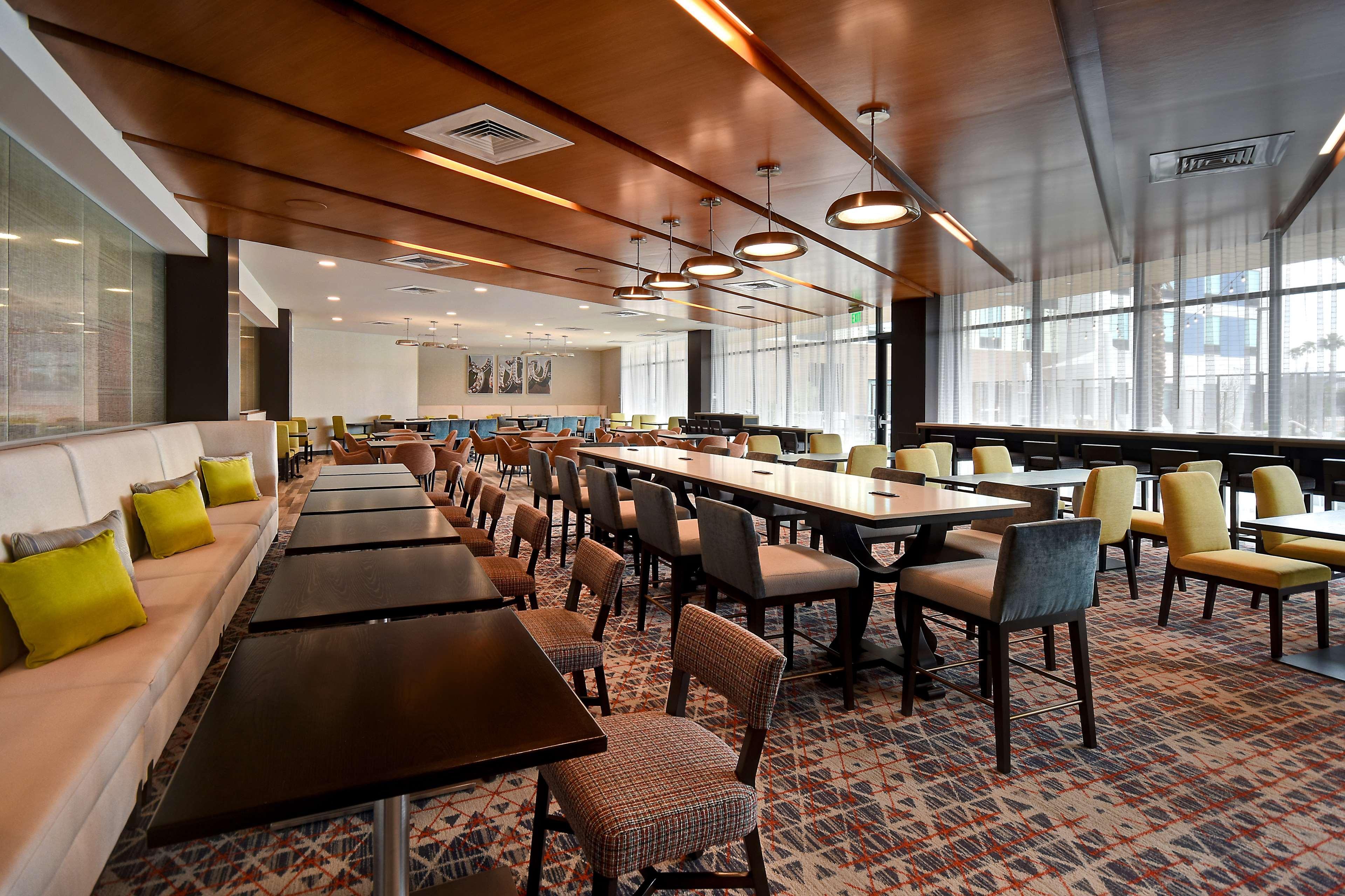 Hampton Inn & Suites Las Vegas Convention Center - No Resort Fee Exteriér fotografie