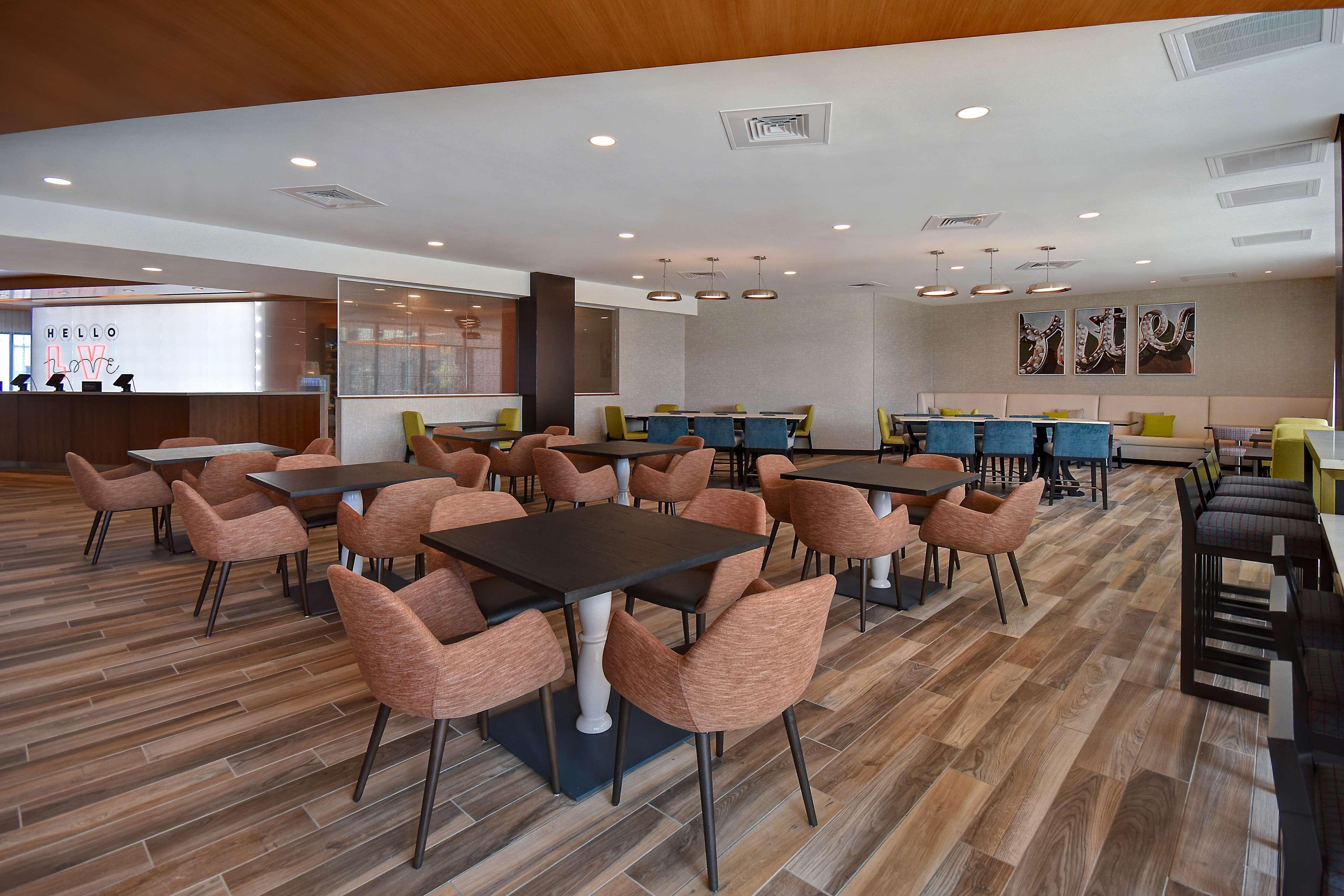 Hampton Inn & Suites Las Vegas Convention Center - No Resort Fee Exteriér fotografie