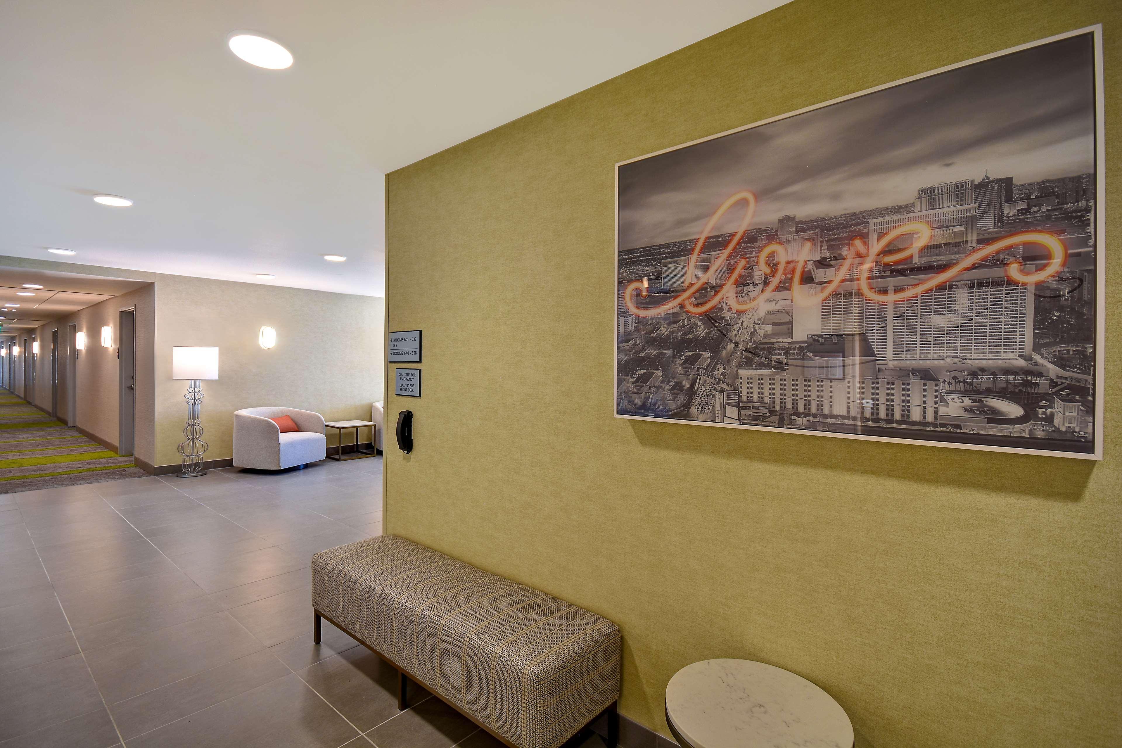 Hampton Inn & Suites Las Vegas Convention Center - No Resort Fee Exteriér fotografie
