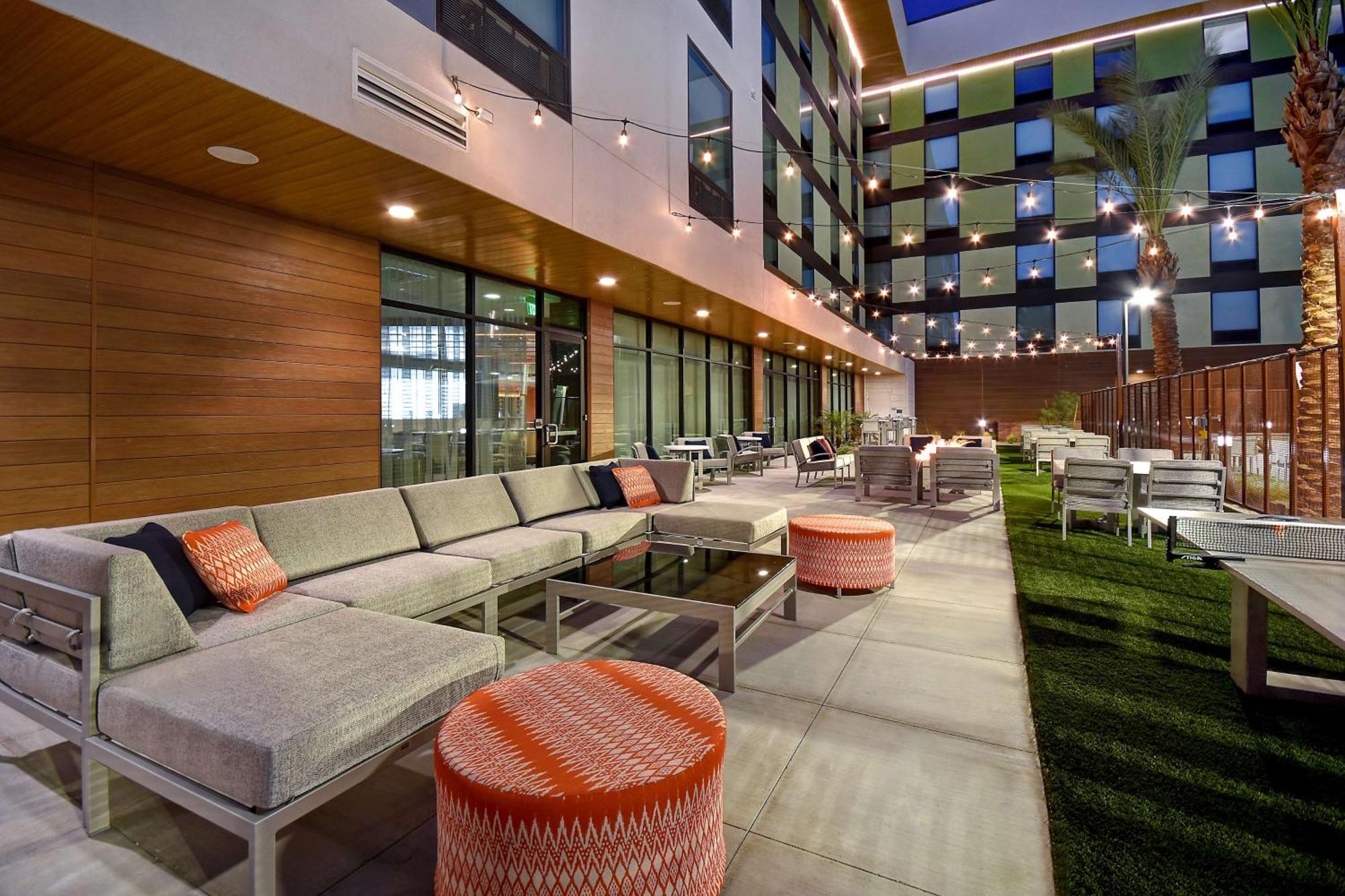 Hampton Inn & Suites Las Vegas Convention Center - No Resort Fee Exteriér fotografie
