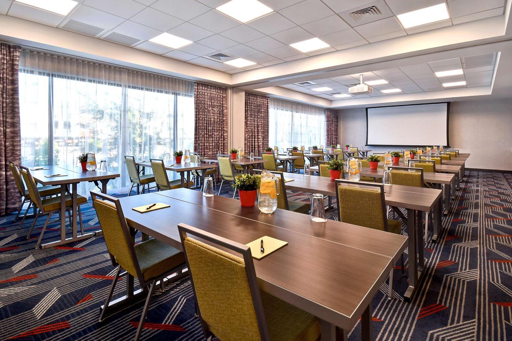 Hampton Inn & Suites Las Vegas Convention Center - No Resort Fee Exteriér fotografie